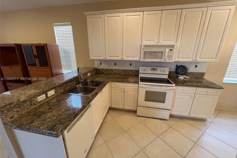 House in Lake Worth, Florida 3 bedrooms, 184.88 sq.m. № 2000644 - photo 7