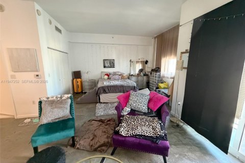 Condo in Miami, Florida, 1 bedroom  № 2003499 - photo 10