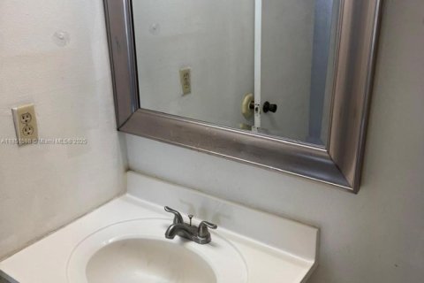 Купить кондоминиум в Халландейл-Бич, Флорида 1 спальня, 85.01м2, № 1866990 - фото 6