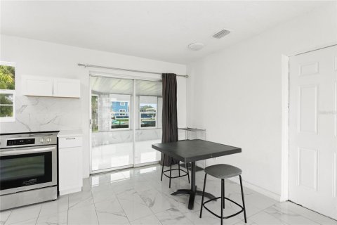 Villa ou maison à vendre à Bradenton, Floride: 2 chambres, 74.97 m2 № 2408957 - photo 14