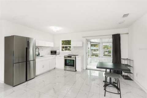 Villa ou maison à vendre à Bradenton, Floride: 2 chambres, 74.97 m2 № 2408957 - photo 12