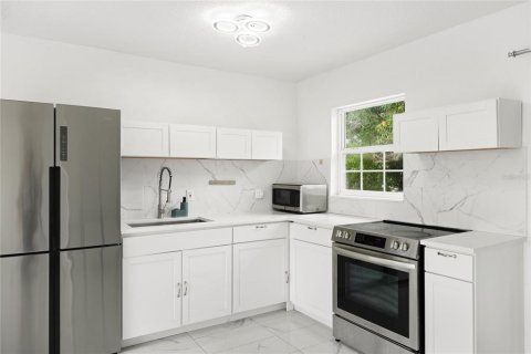 Villa ou maison à vendre à Bradenton, Floride: 2 chambres, 74.97 m2 № 2408957 - photo 13