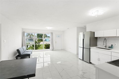 Villa ou maison à vendre à Bradenton, Floride: 2 chambres, 74.97 m2 № 2408957 - photo 15
