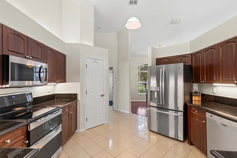House in Spring Hill, Florida 4 bedrooms, 231.61 sq.m. № 2138404 - photo 10