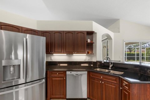 House in Spring Hill, Florida 4 bedrooms, 231.61 sq.m. № 2138404 - photo 12