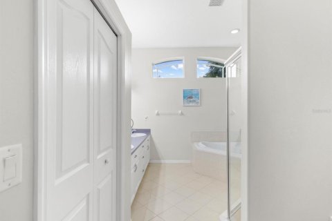 House in Spring Hill, Florida 4 bedrooms, 231.61 sq.m. № 2138404 - photo 24