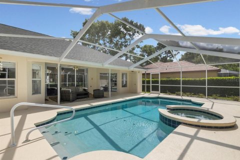 House in Spring Hill, Florida 4 bedrooms, 231.61 sq.m. № 2138404 - photo 3