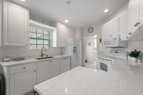 Villa ou maison à vendre à Sarasota, Floride: 2 chambres, 157.28 m2 № 1675655 - photo 9