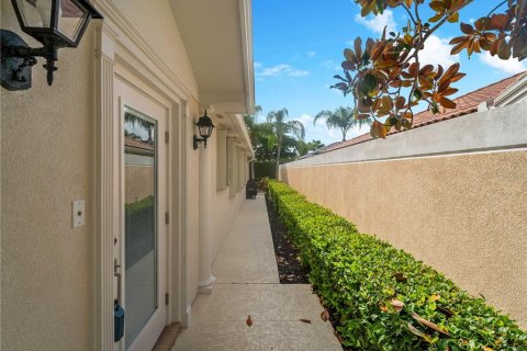 Villa ou maison à vendre à Sarasota, Floride: 2 chambres, 157.28 m2 № 1675655 - photo 2