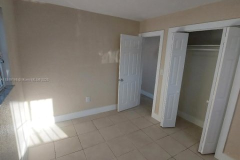 Commercial property in Miami, Florida 133.78 sq.m. № 1850796 - photo 6