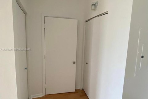 Copropriété à louer à Miami, Floride: 2 chambres, 80.55 m2 № 2066492 - photo 10