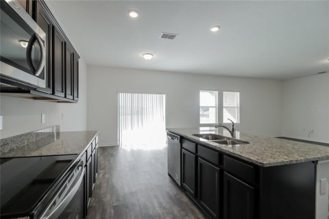 Villa ou maison à louer à Haines City, Floride: 4 chambres, 185.06 m2 № 1797418 - photo 6