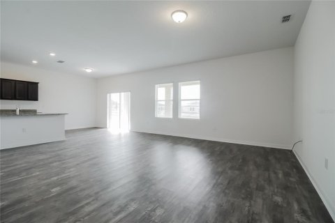 Villa ou maison à louer à Haines City, Floride: 4 chambres, 185.06 m2 № 1797418 - photo 2