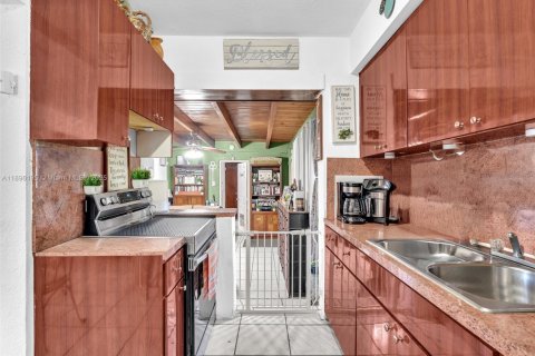 Купить виллу или дом в Майами-Дейд, Флорида 3 спальни, 147.06м2, № 1950121 - фото 6