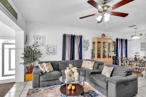 Купить виллу или дом в Майами-Дейд, Флорида 3 спальни, 147.06м2, № 1950121 - фото 4