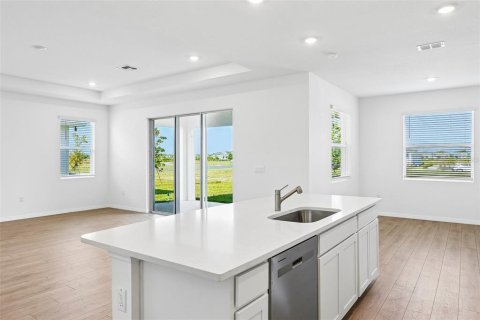 House in Mount Dora, Florida 4 bedrooms, 263.47 sq.m. № 2238095 - photo 23