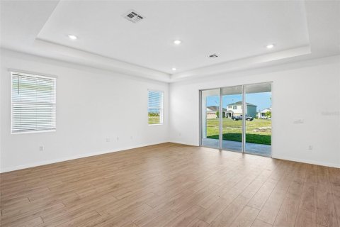 House in Mount Dora, Florida 4 bedrooms, 263.47 sq.m. № 2238095 - photo 5