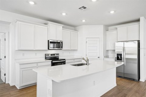 House in Mount Dora, Florida 4 bedrooms, 263.47 sq.m. № 2238095 - photo 17