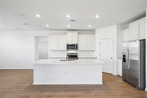 House in Mount Dora, Florida 4 bedrooms, 263.47 sq.m. № 2238095 - photo 15