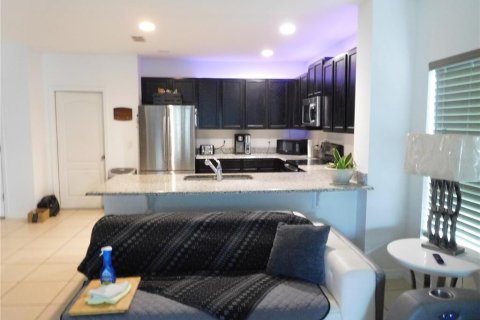 House in Kissimmee, Florida 3 bedrooms, 155.61 sq.m. № 2320937 - photo 7