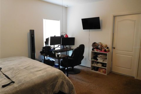 House in Kissimmee, Florida 3 bedrooms, 155.61 sq.m. № 2320937 - photo 10