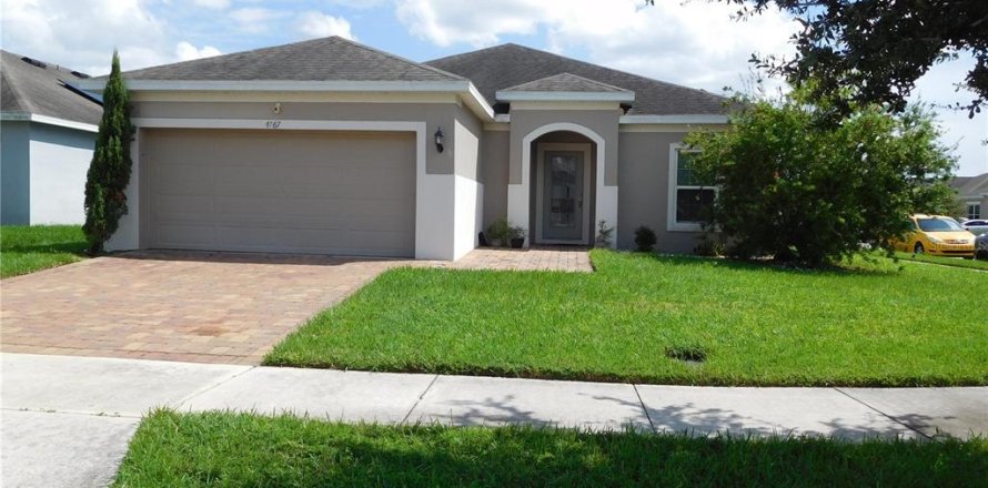 House in Kissimmee, Florida 3 bedrooms, 155.61 sq.m. № 2320937