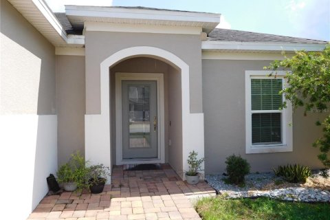 House in Kissimmee, Florida 3 bedrooms, 155.61 sq.m. № 2320937 - photo 4