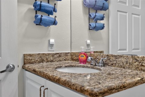 Condo in Saint Petersburg, Florida, 1 bedroom  № 2230443 - photo 14