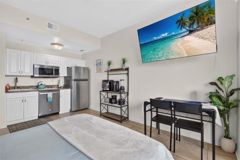 Condo in Saint Petersburg, Florida, 1 bedroom  № 2230443 - photo 10