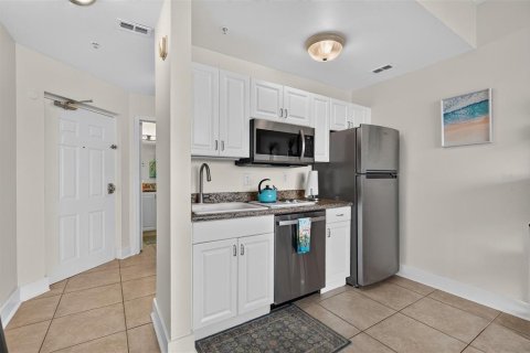 Condo in Saint Petersburg, Florida, 1 bedroom  № 2230443 - photo 13