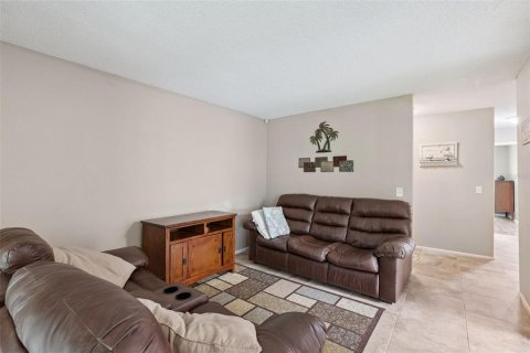 Condo in Orlando, Florida, 2 bedrooms № 2209308 - photo 3