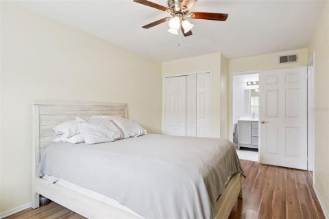 Condo in Orlando, Florida, 2 bedrooms № 2209308 - photo 13