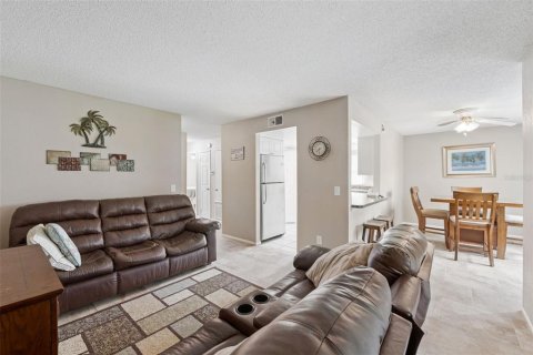 Condo in Orlando, Florida, 2 bedrooms № 2209308 - photo 4