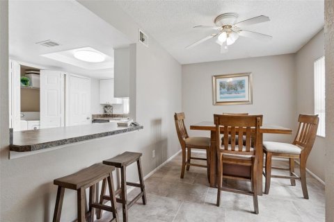 Condo in Orlando, Florida, 2 bedrooms № 2209308 - photo 6