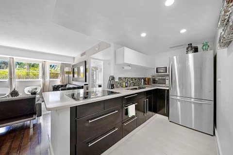 Купить кондоминиум в Майами-Бич, Флорида 3 комнаты, 77.11м2, № 2083869 - фото 7