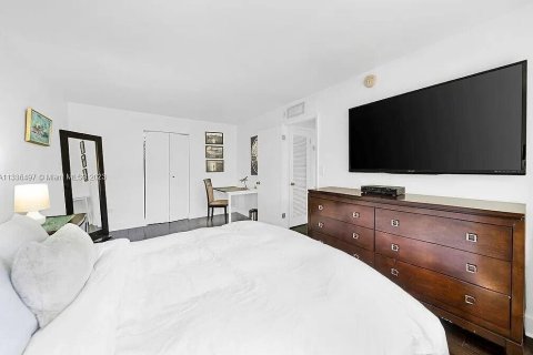 Купить кондоминиум в Майами-Бич, Флорида 3 комнаты, 77.11м2, № 2083869 - фото 26
