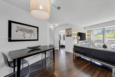 Купить кондоминиум в Майами-Бич, Флорида 3 комнаты, 77.11м2, № 2083869 - фото 3