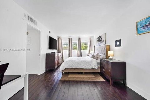 Купить кондоминиум в Майами-Бич, Флорида 3 комнаты, 77.11м2, № 2083869 - фото 22
