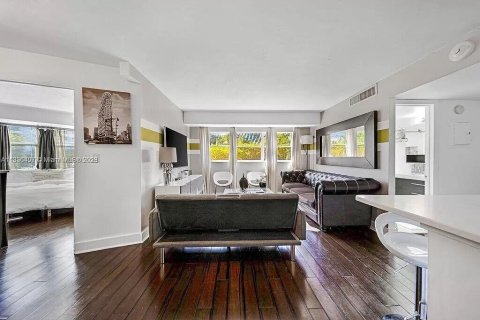 Купить кондоминиум в Майами-Бич, Флорида 3 комнаты, 77.11м2, № 2083869 - фото 8