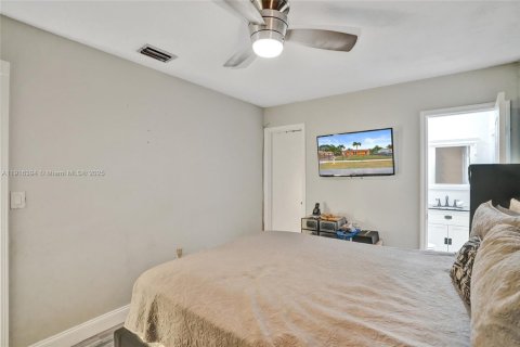 Casa en venta en Miami Gardens, Florida, 3 dormitorios № 1970902 - foto 23