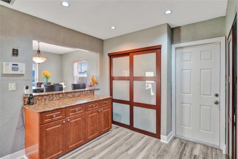 Casa en venta en Miami Gardens, Florida, 3 dormitorios № 1970902 - foto 16