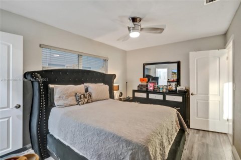 Casa en venta en Miami Gardens, Florida, 3 dormitorios № 1970902 - foto 22