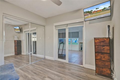 Casa en venta en Miami Gardens, Florida, 3 dormitorios № 1970902 - foto 30