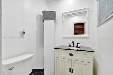 Casa en venta en Miami Gardens, Florida, 3 dormitorios № 1970902 - foto 24