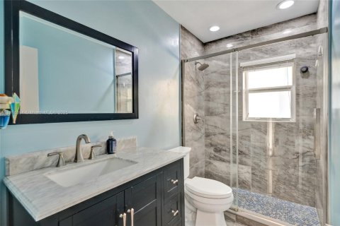 Casa en venta en Miami Gardens, Florida, 3 dormitorios № 1970902 - foto 17