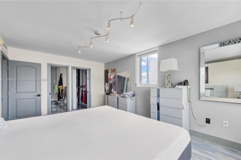 Снять в аренду кондоминиум в Майами-Бич, Флорида 1 спальня, 82.68м2, № 1926057 - фото 22