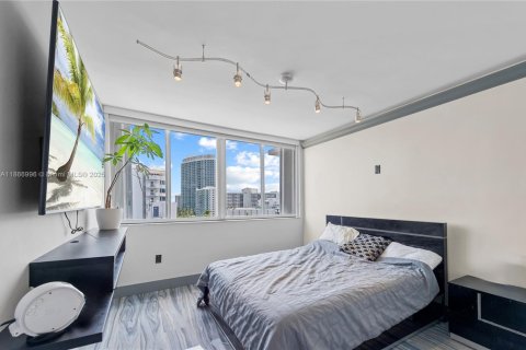 Снять в аренду кондоминиум в Майами-Бич, Флорида 1 спальня, 82.68м2, № 1926057 - фото 17