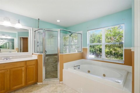 House in Tampa, Florida 4 bedrooms, 238.48 sq.m. № 1663256 - photo 18