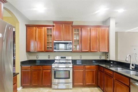 House in Tampa, Florida 4 bedrooms, 238.48 sq.m. № 1663256 - photo 7