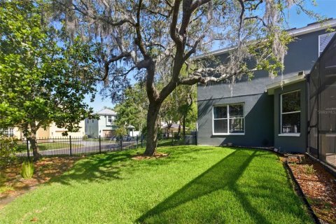 House in Tampa, Florida 4 bedrooms, 238.48 sq.m. № 1663256 - photo 25